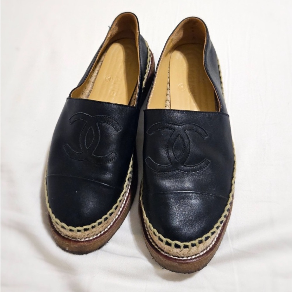 CHANEL Lambskin Espadrilles Flats. Size 39